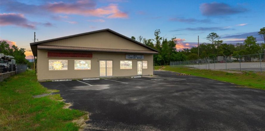 Immobilier commercial à Inverness, Floride 148.46 m2 № 1686909