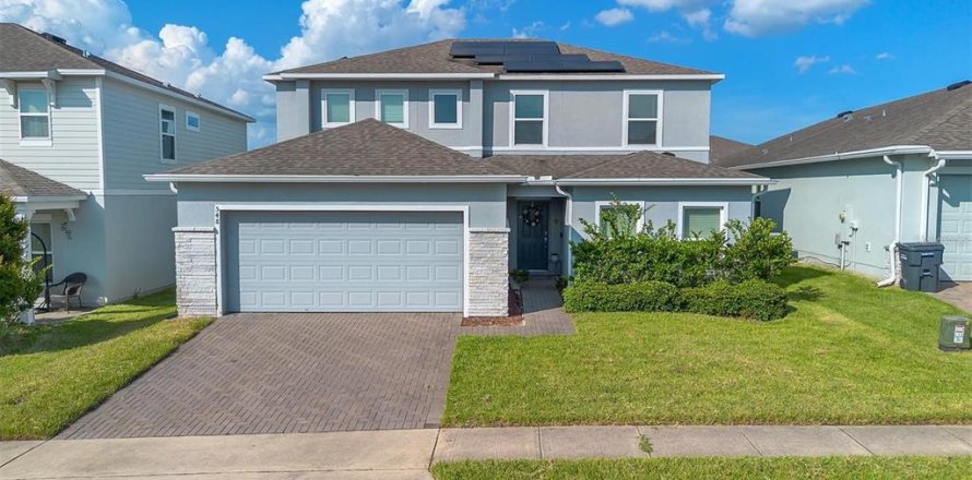 House in Davenport, Florida 4 bedrooms, 237.46 sq.m. № 2099049