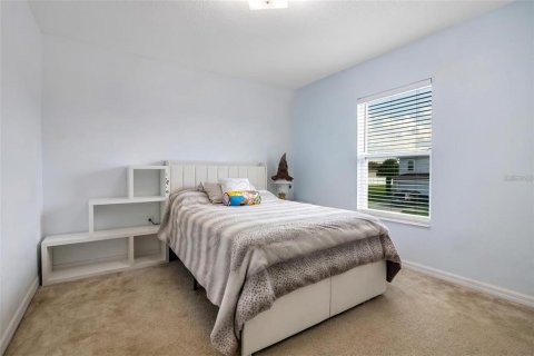 House in Davenport, Florida 4 bedrooms, 237.46 sq.m. № 2099049 - photo 21