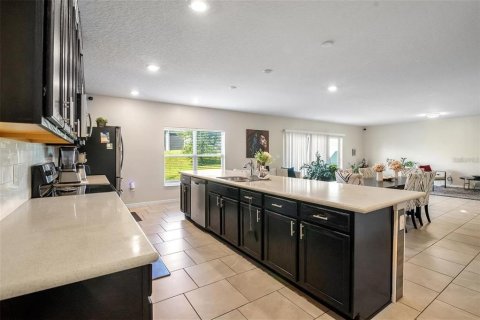 House in Davenport, Florida 4 bedrooms, 237.46 sq.m. № 2099049 - photo 9