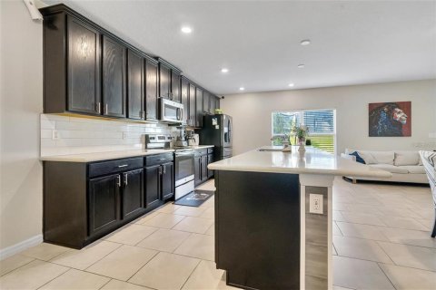 House in Davenport, Florida 4 bedrooms, 237.46 sq.m. № 2099049 - photo 8