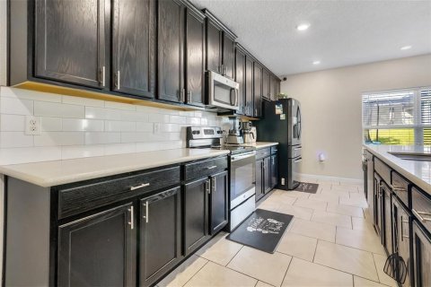 House in Davenport, Florida 4 bedrooms, 237.46 sq.m. № 2099049 - photo 7