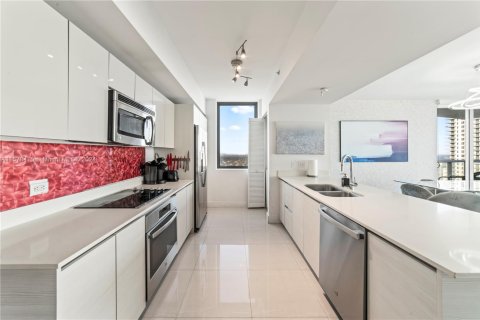 Copropriété à louer à Hallandale Beach, Floride: 3 chambres, 146.51 m2 № 1933863 - photo 9