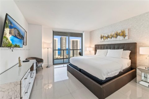 Copropriété à louer à Hallandale Beach, Floride: 3 chambres, 146.51 m2 № 1933863 - photo 12