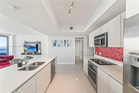 Copropriété à louer à Hallandale Beach, Floride: 3 chambres, 146.51 m2 № 1933863 - photo 10