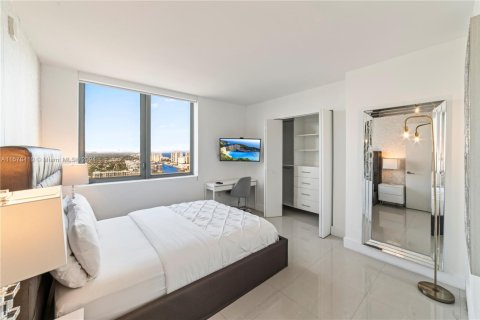 Copropriété à louer à Hallandale Beach, Floride: 3 chambres, 146.51 m2 № 1933863 - photo 17