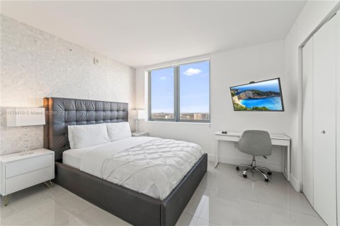 Copropriété à louer à Hallandale Beach, Floride: 3 chambres, 146.51 m2 № 1933863 - photo 16