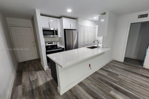 Condominio en venta en Tamarac, Florida, 3 dormitorios, 108.42 m2 № 2003327 - foto 5