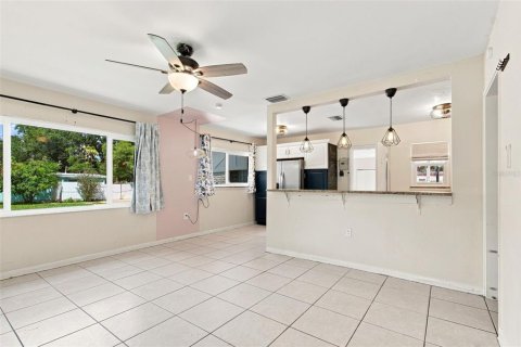 Casa en venta en Tampa, Florida, 4 dormitorios, 121.33 m2 № 2330052 - foto 5