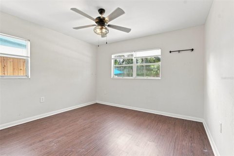 Casa en venta en Tampa, Florida, 4 dormitorios, 121.33 m2 № 2330052 - foto 12