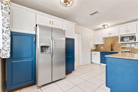 Casa en venta en Tampa, Florida, 4 dormitorios, 121.33 m2 № 2330052 - foto 8
