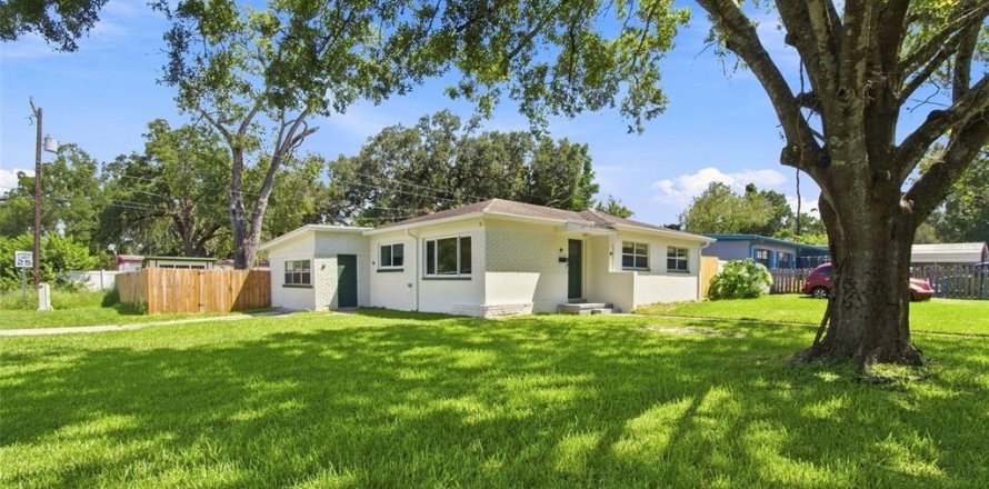 Casa en Tampa, Florida 4 dormitorios, 121.33 m2 № 2330052