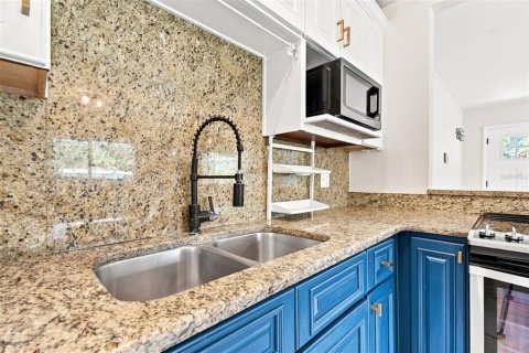 Casa en venta en Tampa, Florida, 4 dormitorios, 121.33 m2 № 2330052 - foto 10