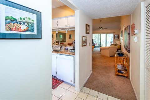 Condo in Venice, Florida, 2 bedrooms № 2100993 - photo 2