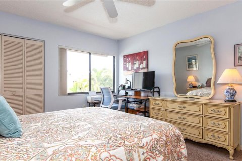 Condo in Venice, Florida, 2 bedrooms № 2100993 - photo 19