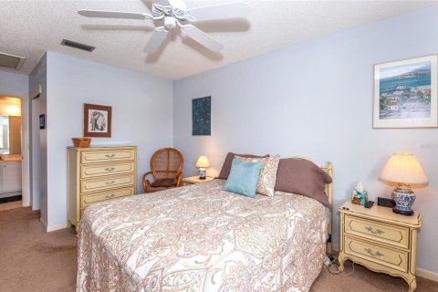 Condo in Venice, Florida, 2 bedrooms № 2100993 - photo 23