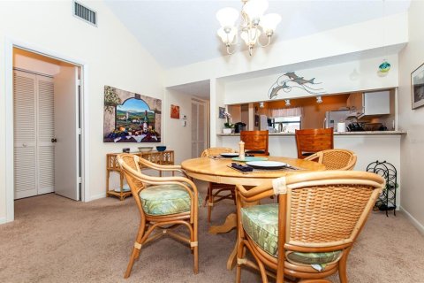 Condo in Venice, Florida, 2 bedrooms № 2100993 - photo 13
