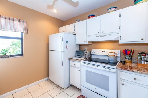 Condo in Venice, Florida, 2 bedrooms № 2100993 - photo 4