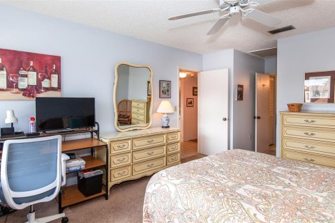 Condo in Venice, Florida, 2 bedrooms № 2100993 - photo 22