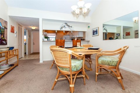 Condo in Venice, Florida, 2 bedrooms № 2100993 - photo 12