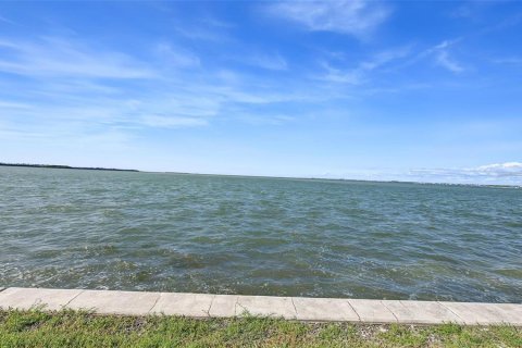 Condo in Dunedin, Florida, 2 bedrooms  № 2388596 - photo 19