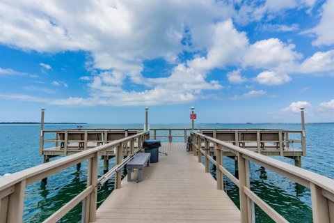 Condo in Dunedin, Florida, 2 bedrooms  № 2388596 - photo 30