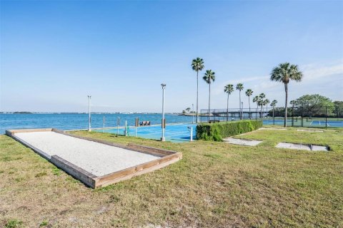 Condo in Dunedin, Florida, 2 bedrooms  № 2388596 - photo 22