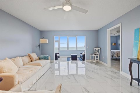 Condo in Dunedin, Florida, 2 bedrooms  № 2388596 - photo 8