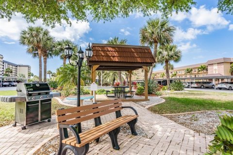 Condo in Dunedin, Florida, 2 bedrooms  № 2388596 - photo 23