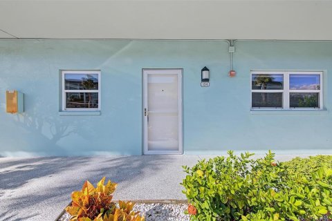 Condo in Dunedin, Florida, 2 bedrooms  № 2388596 - photo 2