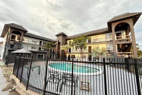 Copropriété à louer à Fort Lauderdale, Floride: 1 chambre, 63.17 m2 № 1996539 - photo 2