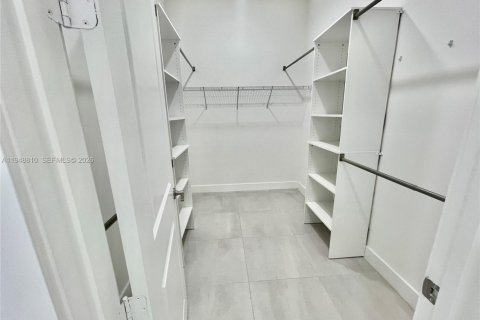 House in Miramar, Florida 3 bedrooms, 190.17 sq.m. № 2061738 - photo 7