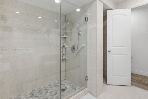 Condominio en venta en Deerfield Beach, Florida, 2 dormitorios, 144 m2 № 2084769 - foto 11