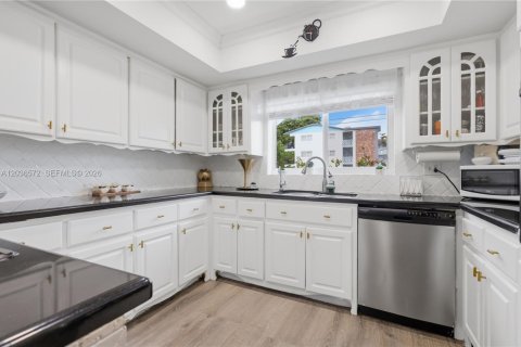 Condominio en Deerfield Beach, Florida, 2 dormitorios  № 2084769