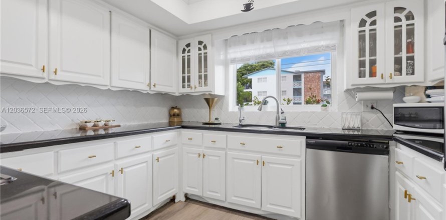 Condominio en Deerfield Beach, Florida, 2 dormitorios  № 2084769
