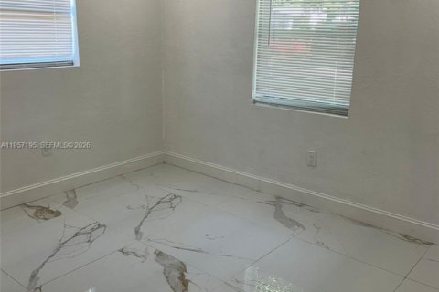 Купить виллу или дом в Холливуд, Флорида 3 спальни, 85.93м2, № 2020738 - фото 8