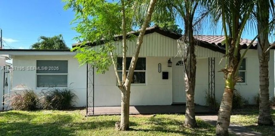 Дом в Холливуд, Флорида 3 спальни, 85.93м2 № 2020738