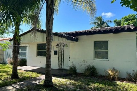 Купить виллу или дом в Холливуд, Флорида 3 спальни, 85.93м2, № 2020738 - фото 14