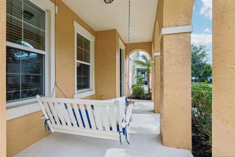 House in Wesley Chapel, Florida 4 bedrooms, 206.06 sq.m. № 2198207 - photo 4