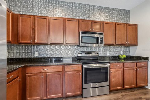 House in Wesley Chapel, Florida 4 bedrooms, 206.06 sq.m. № 2198207 - photo 14