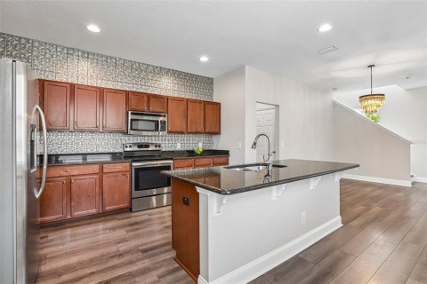 House in Wesley Chapel, Florida 4 bedrooms, 206.06 sq.m. № 2198207 - photo 12