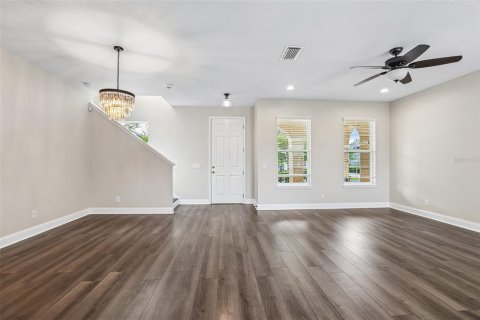 House in Wesley Chapel, Florida 4 bedrooms, 206.06 sq.m. № 2198207 - photo 6