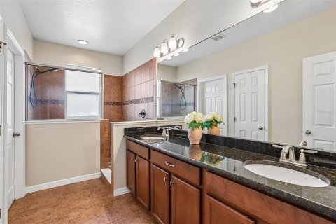 House in Wesley Chapel, Florida 4 bedrooms, 206.06 sq.m. № 2198207 - photo 20