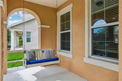House in Wesley Chapel, Florida 4 bedrooms, 206.06 sq.m. № 2198207 - photo 3