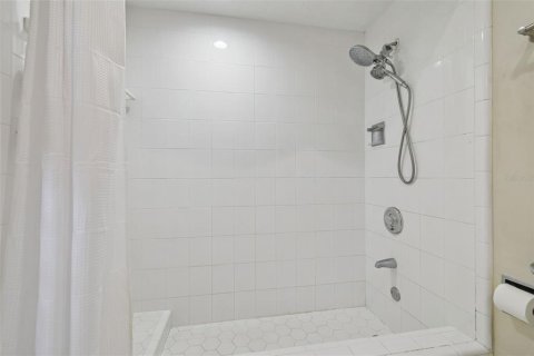 Casa en venta en Lakeland, Florida, 4 dormitorios, 350.8 m2 № 2115006 - foto 27