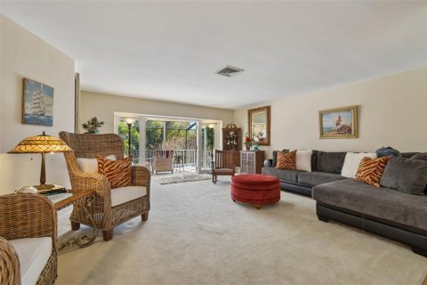 Casa en venta en Lakeland, Florida, 4 dormitorios, 350.8 m2 № 2115006 - foto 18