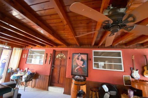 Casa en venta en Hialeah, Florida, 3 dormitorios № 1982659 - foto 23
