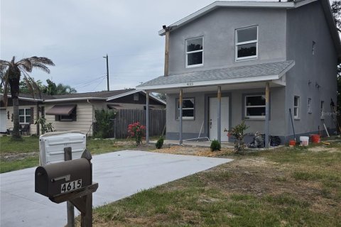 House in Holiday, Florida 4 bedrooms, 144 sq.m. № 2225668 - photo 2