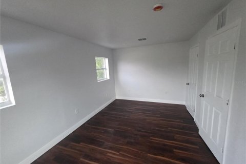 House in Holiday, Florida 4 bedrooms, 144 sq.m. № 2225668 - photo 13