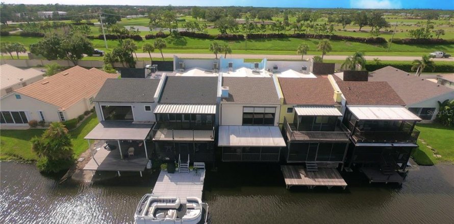 Touwnhouse à Lake Suzy, Floride 3 chambres, 224.27 m2 № 1912723